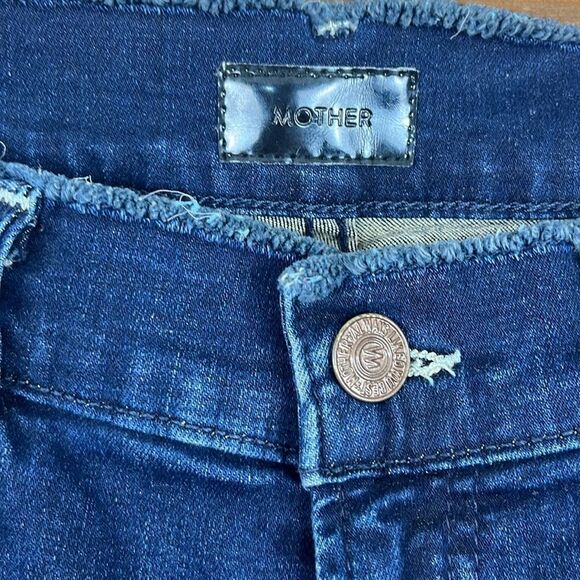 Mother women’s double fray charmer crop dark wash jean - Picture 2 of 7